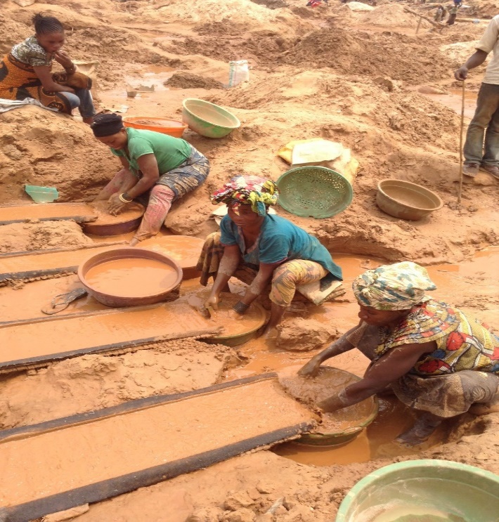 A group of people fetching water
Description automatically generated with low confidence